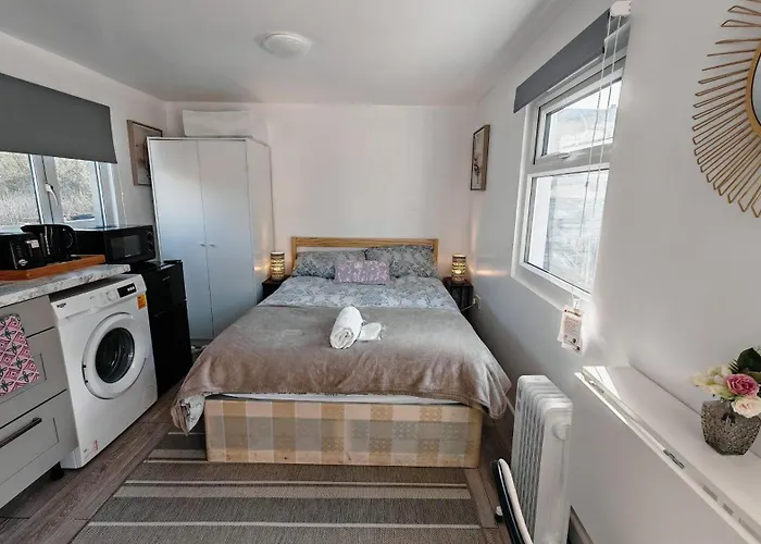 Cozy Studio With Netflix & Chill & Parking